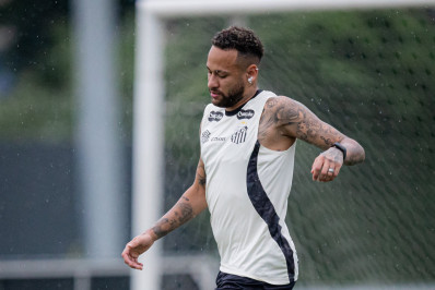Neymar treina com companheiros e tem data de possível estreia em 2026