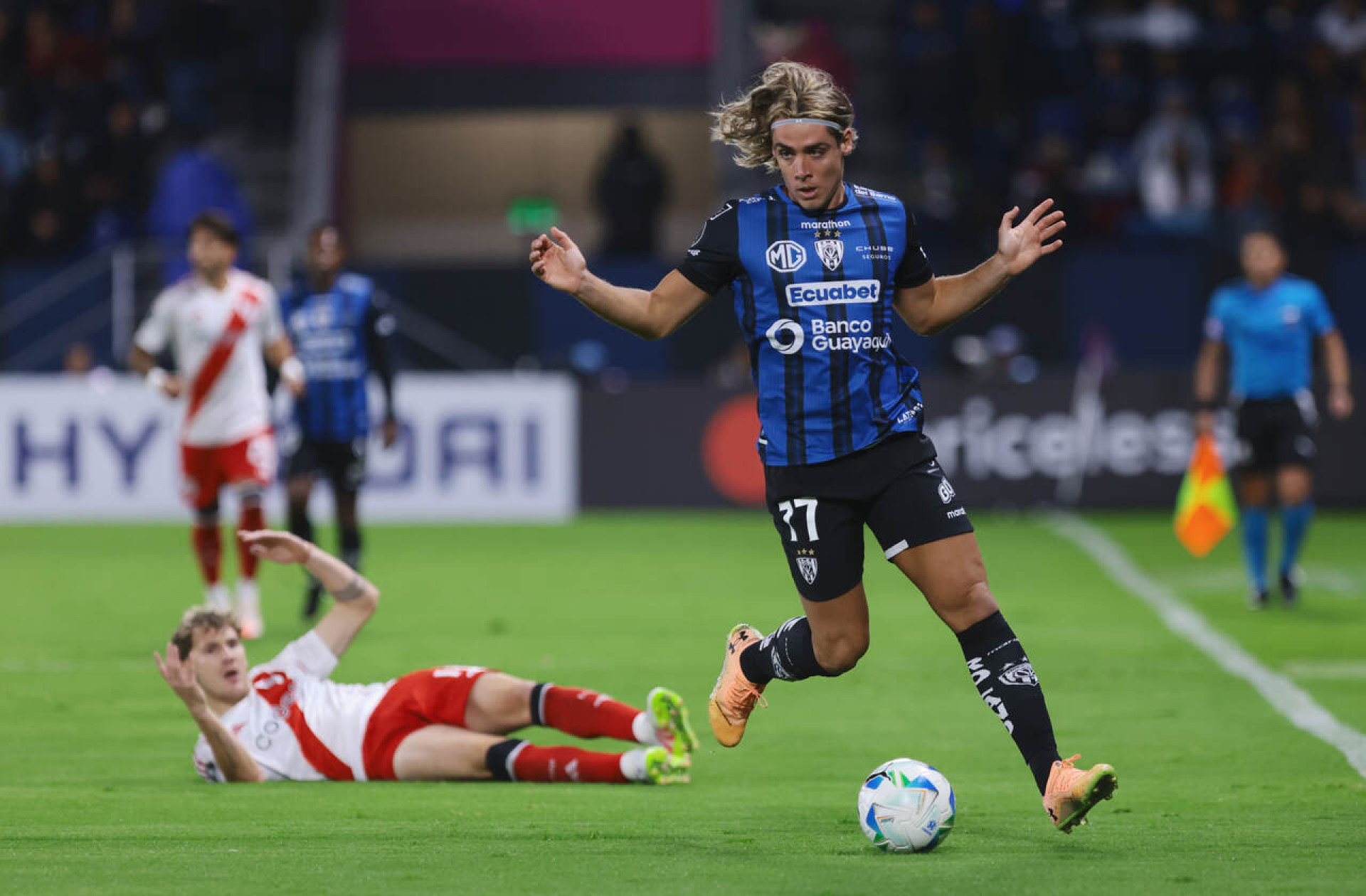 Mercado de s&aacute;bado (30): Vasco n&atilde;o desiste de Spinelli