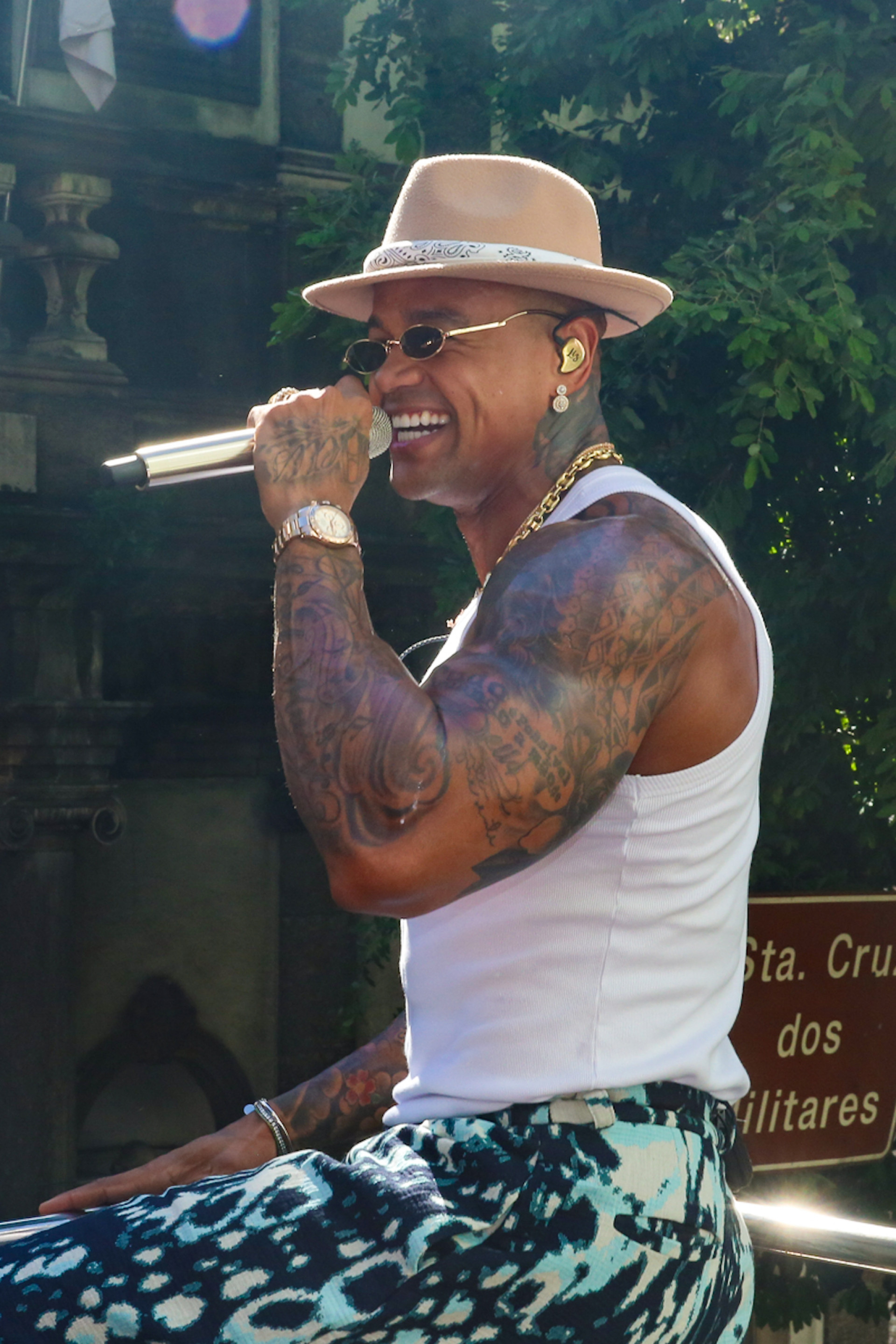 Léo Santana anima foliões com axé e o pagodão baiano - Victor Chapetta/Brazil News