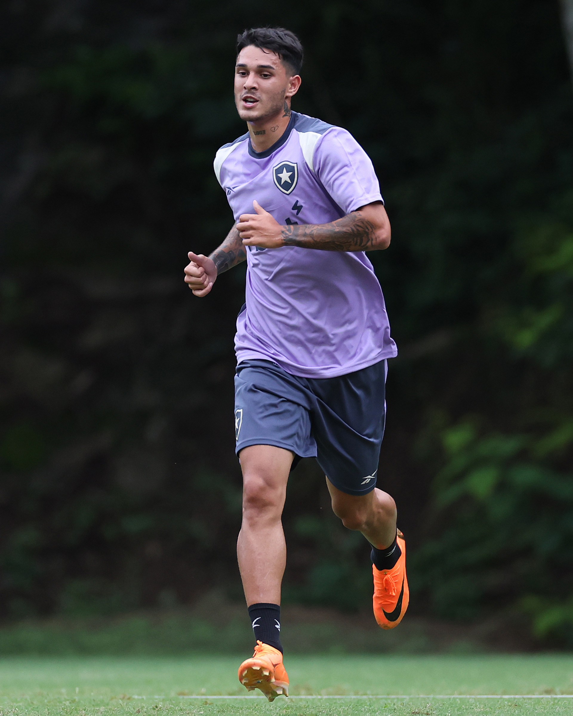 Mateo Ponte em treino do Botafogo