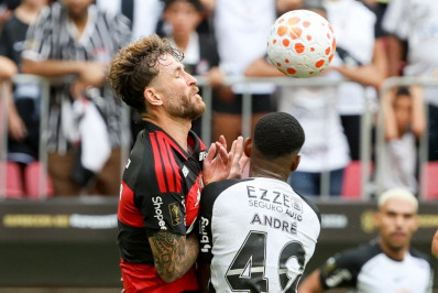 Em estreia de Paquetá, Flamengo não joga bem, e Corinthians conquista a Supercopa Rei