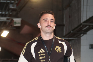 Léo Ortiz reclama do Flamengo no primeiro tempo: 'Faltou atitude'