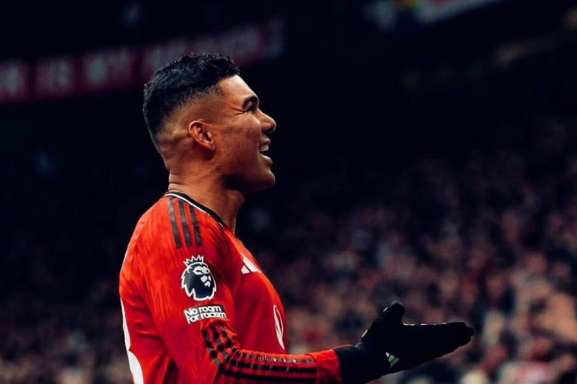 Com brilho de brasileiros, Manchester United vence o Fulham em final de jogo eletrizante