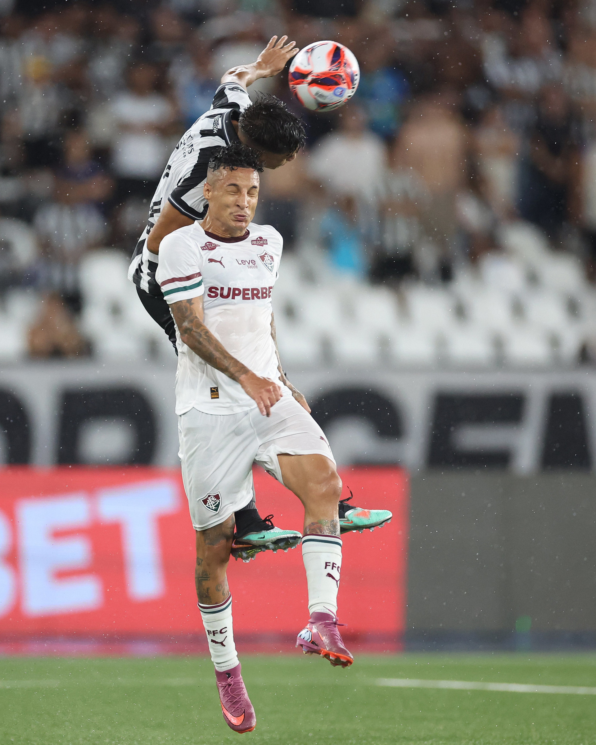 Botafogo e Fluminense disputaram o clássico no Nilton Santos - Vitor Silva / Botafogo