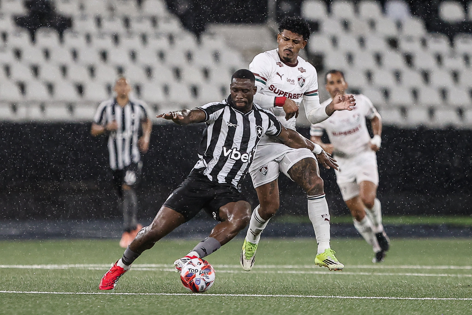 Botafogo x Fluminense foi fraco no primeiro tempo e melhorou no segundo - Lucas Merçon/Fluminense