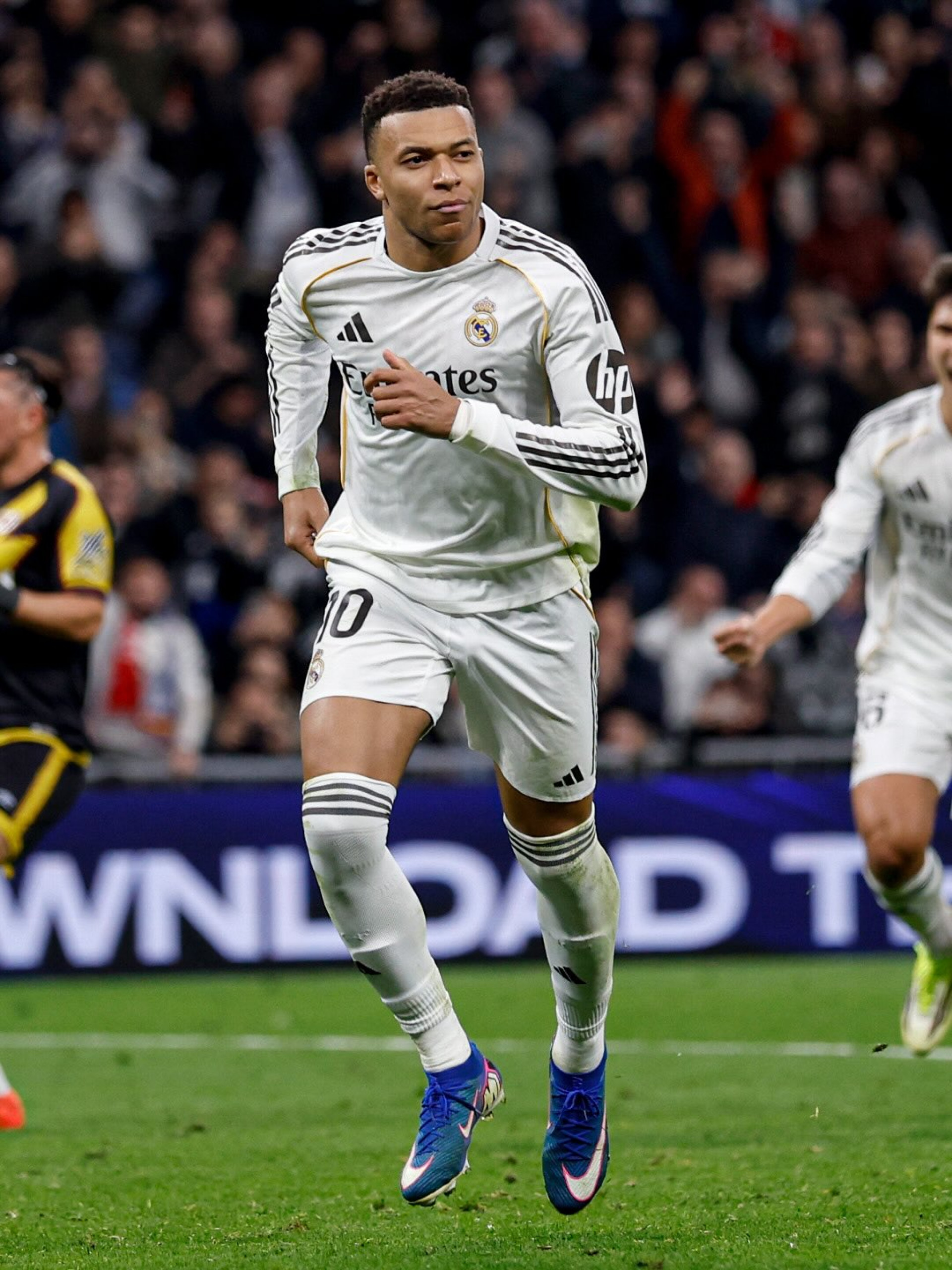 Mbappé decide para o Real Madrid