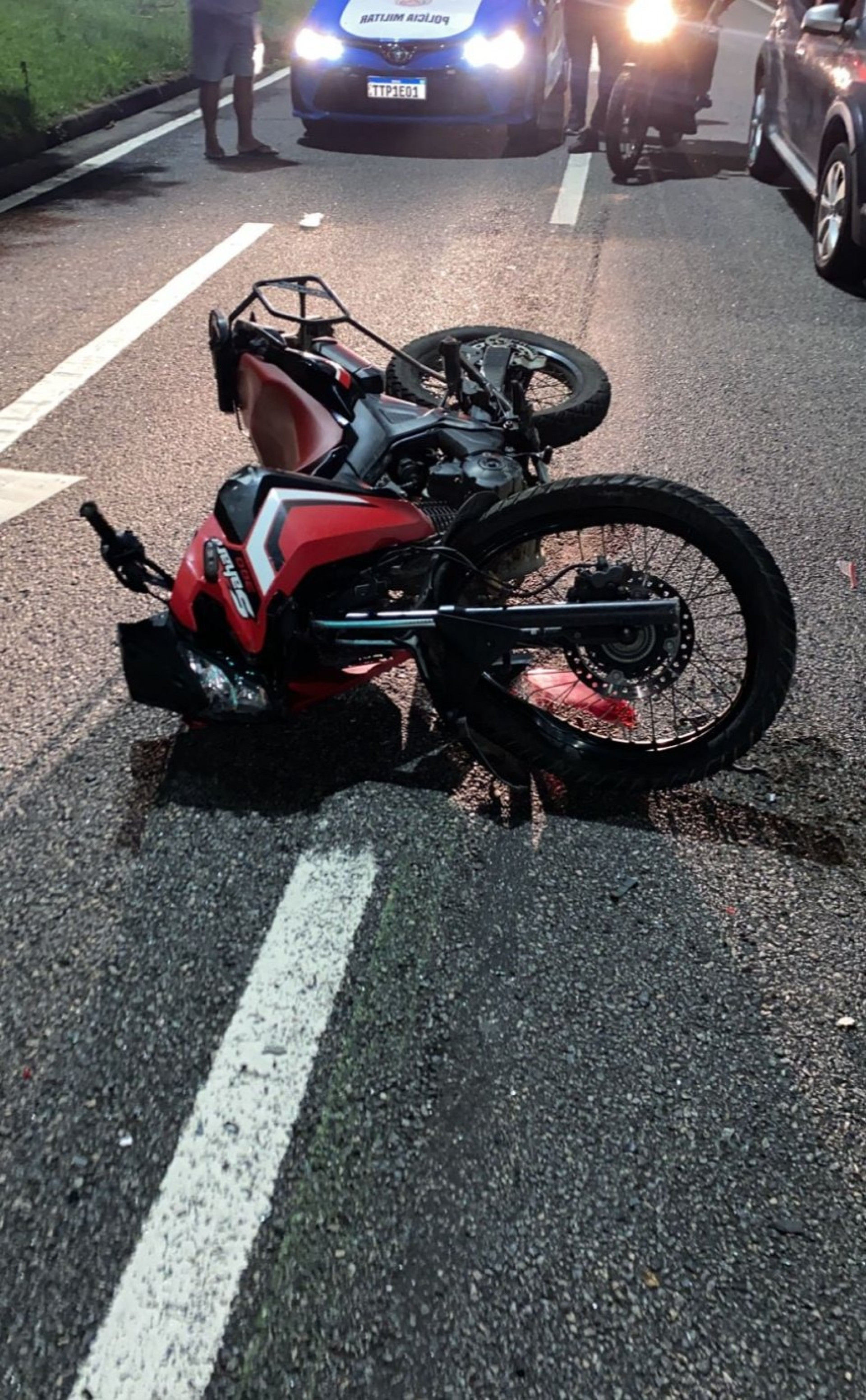 Motocicleta recuperada pelos agentes - Divulgação / PMERJ