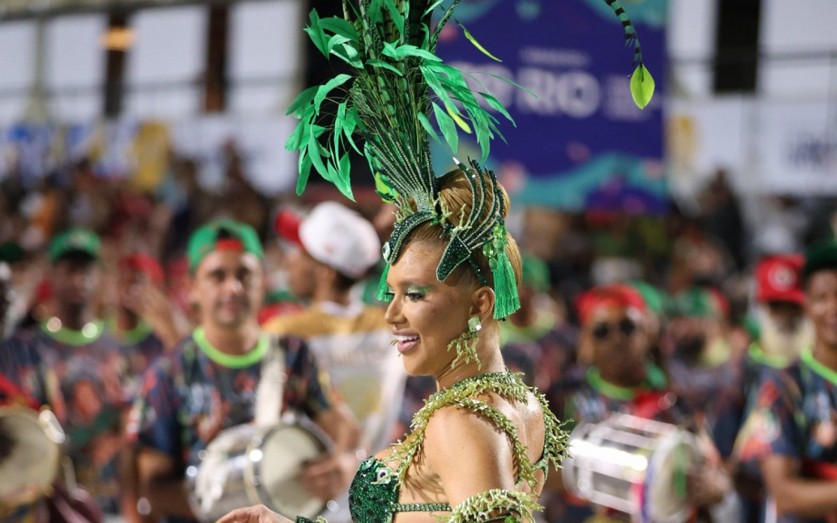 Virginia Fonseca durante o ensaio da Grande Rio