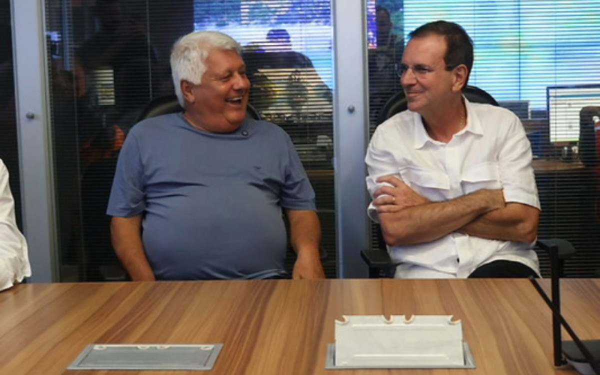 Cláudio Ferreti (E) Eduardo Paes (D) encontro em Angra dos Reis