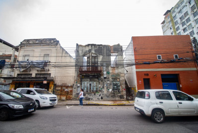 Casarão pega fogo em São Cristóvão 