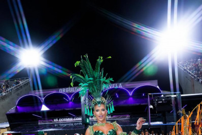 Virginia Fonseca publica fotos de ensaio técnico na Sapucaí: 'Que energia'