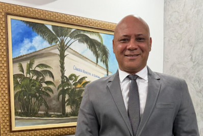 Manobra garante reeleição de Magno Dheco na Câmara de Araruama