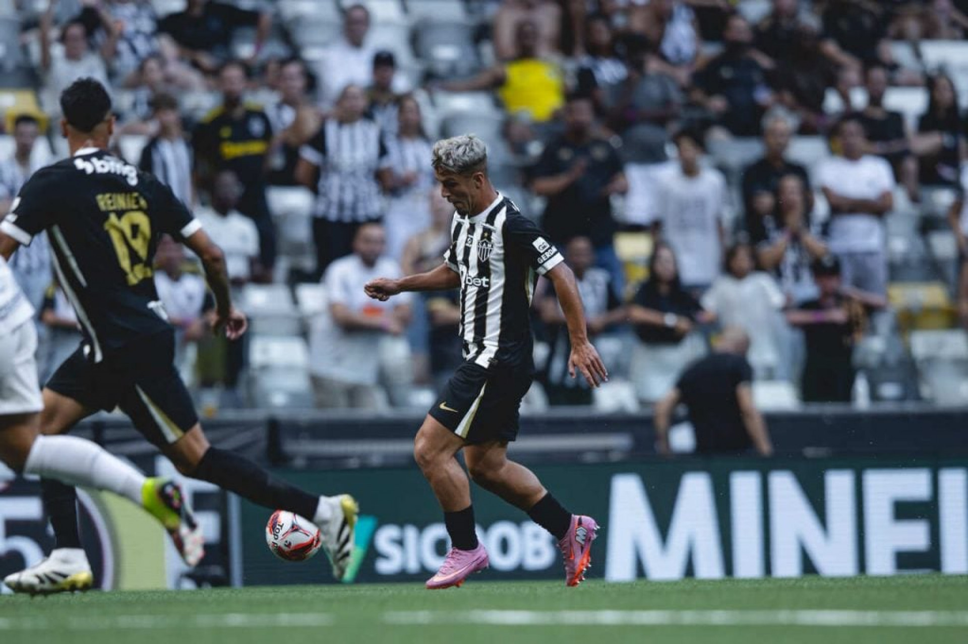 Atl&eacute;tico reintegra joia da base ao time profissional ap&oacute;s ato de indicisplina