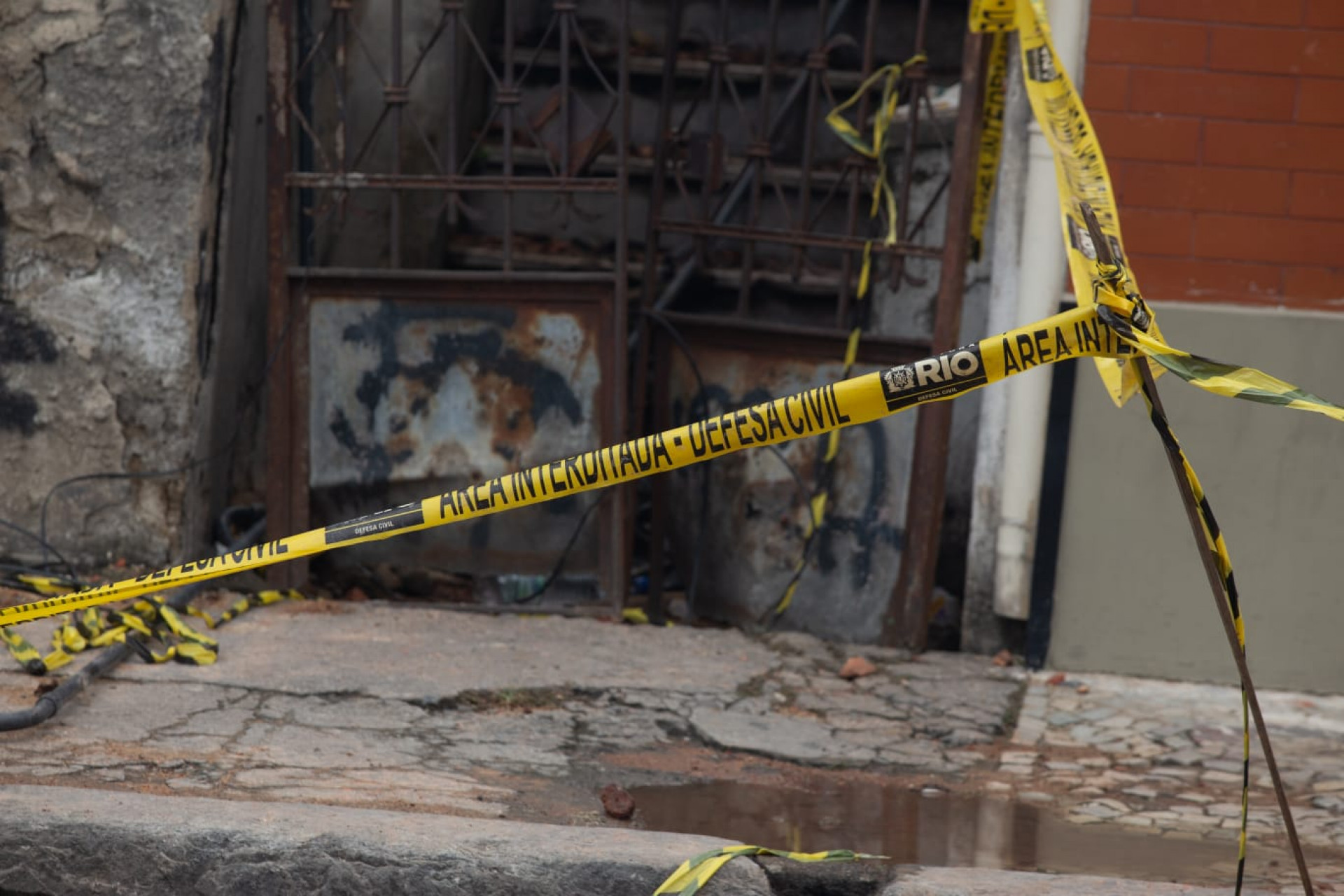Imóvel na Rua São Januário foi interditado após incêndios - Érica Martin / Agência O Dia