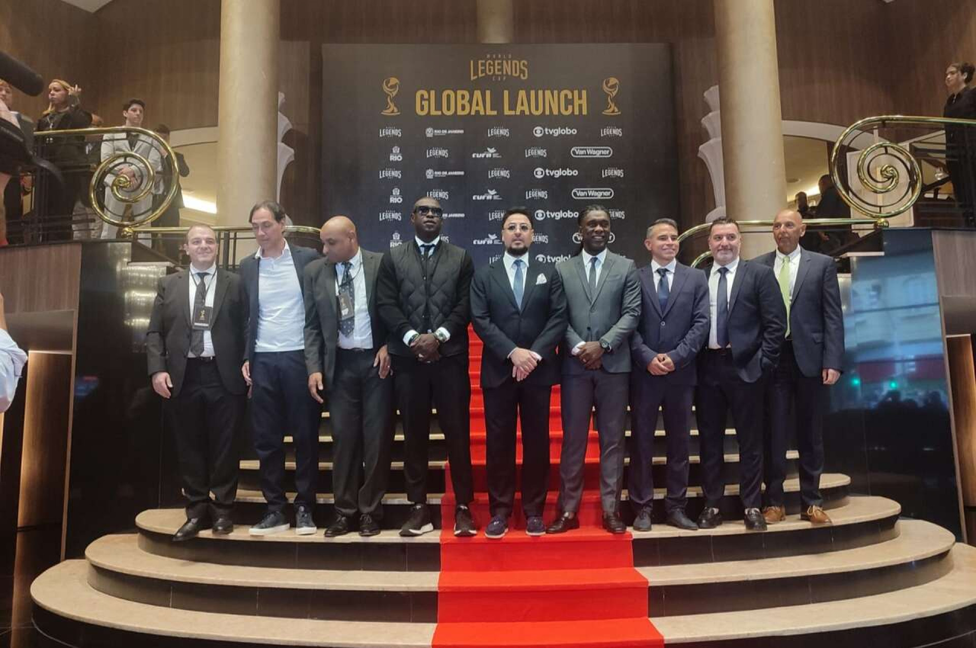 Emerson cobra posicionamento contra o racismo e avalia Neymar na Copa: “Depende dele”