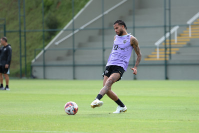 Campeão da Libertadores pelo Fluminense sofre grave lesão no joelho