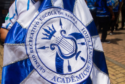 Justiça extingue ação contra desfile da Acadêmicos de Niterói que homenageia Lula