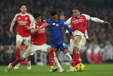 Arsenal vence Chelsea e garante vaga na final da Copa da Liga Inglesa após seis anos