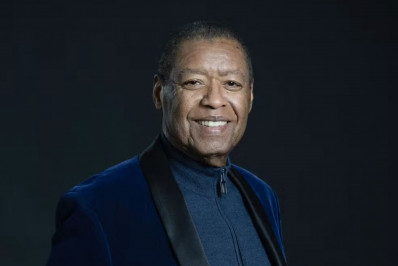 Morre Ron Kenoly, cantor gospel americano, aos 81 anos