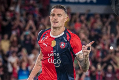 Ex-Vasco, Vegetti marca primeiro gol pelo Cerro Porteño