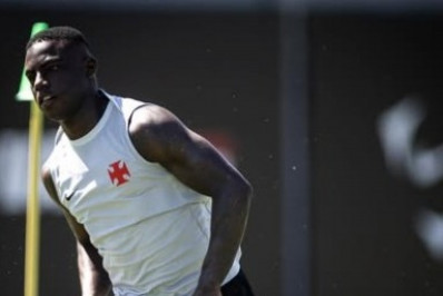 Vasco confia em rápida evolução de Hinestroza e Brenner