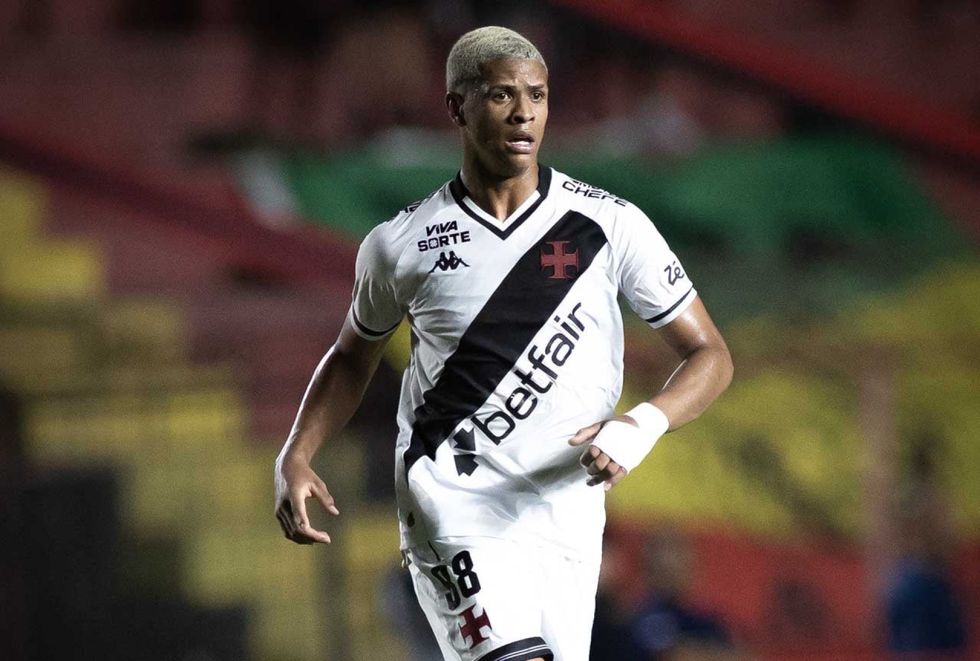 Vasco descarta oferta de clube grego por Barros