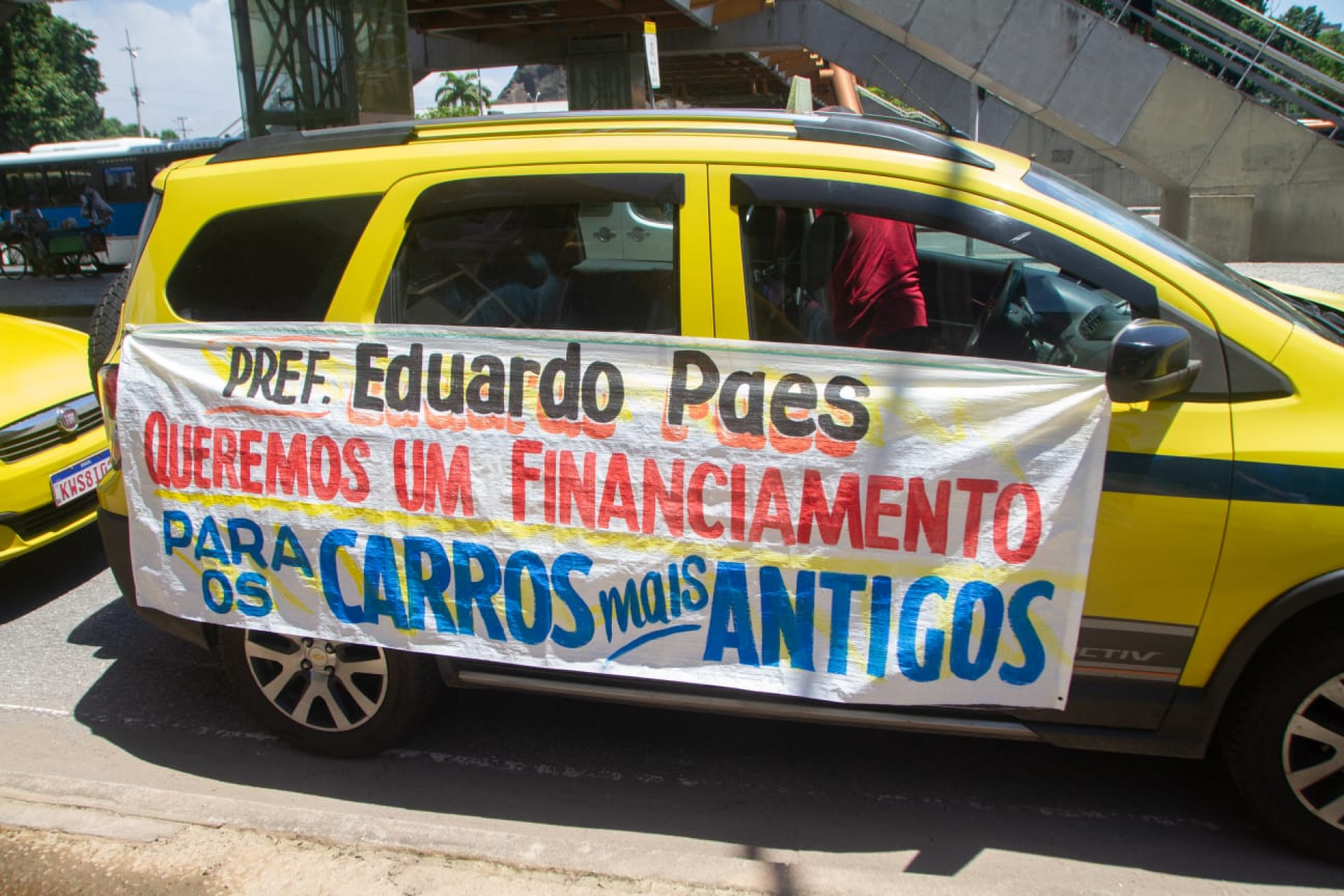 Um dos pedidos na manifestação é de uma linha de crédito para taxistas - Érica Martin / Agência O Dia