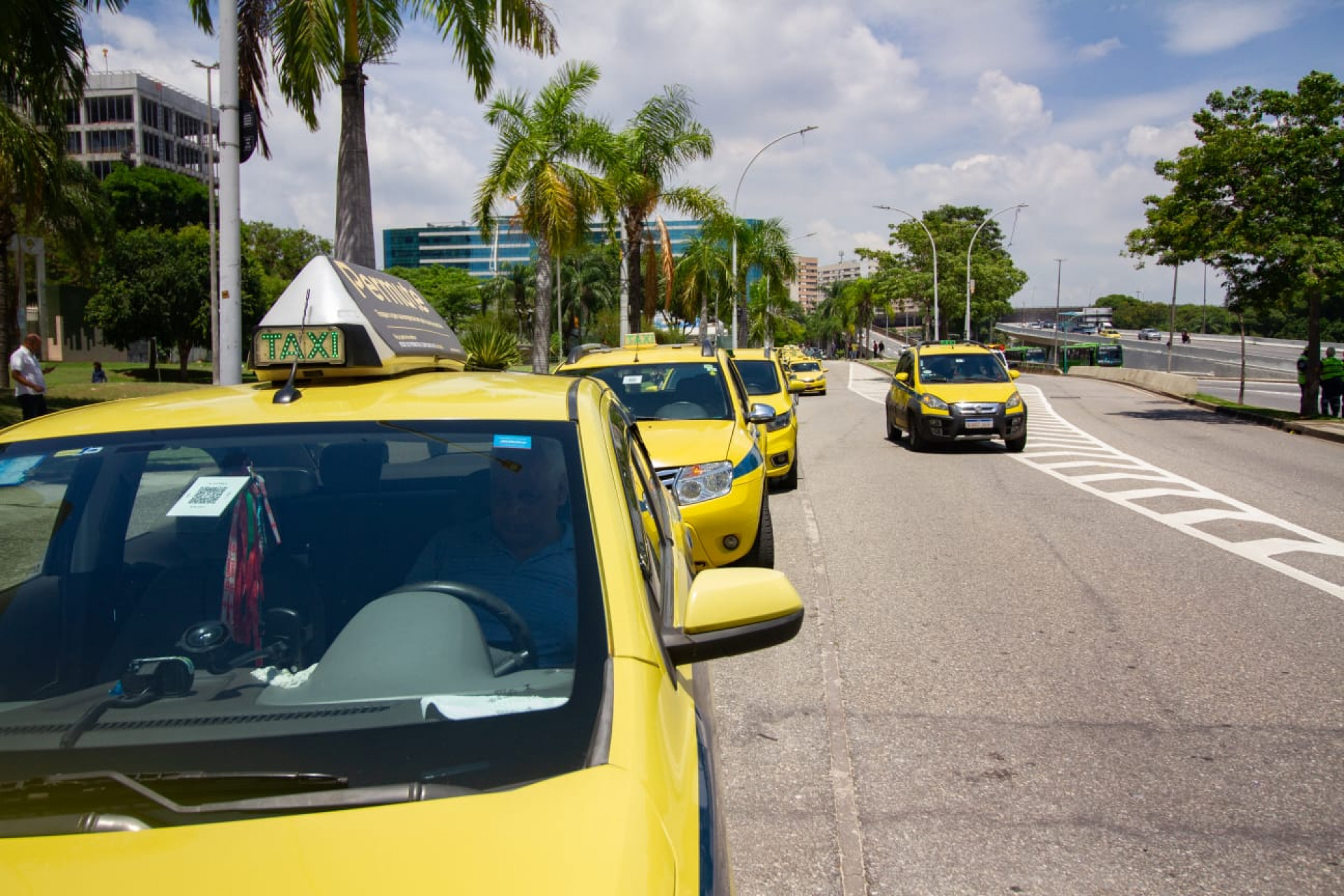 Um grande número de carros saiu do Aterro do Flamengo - Érica Martin / Agência O Dia