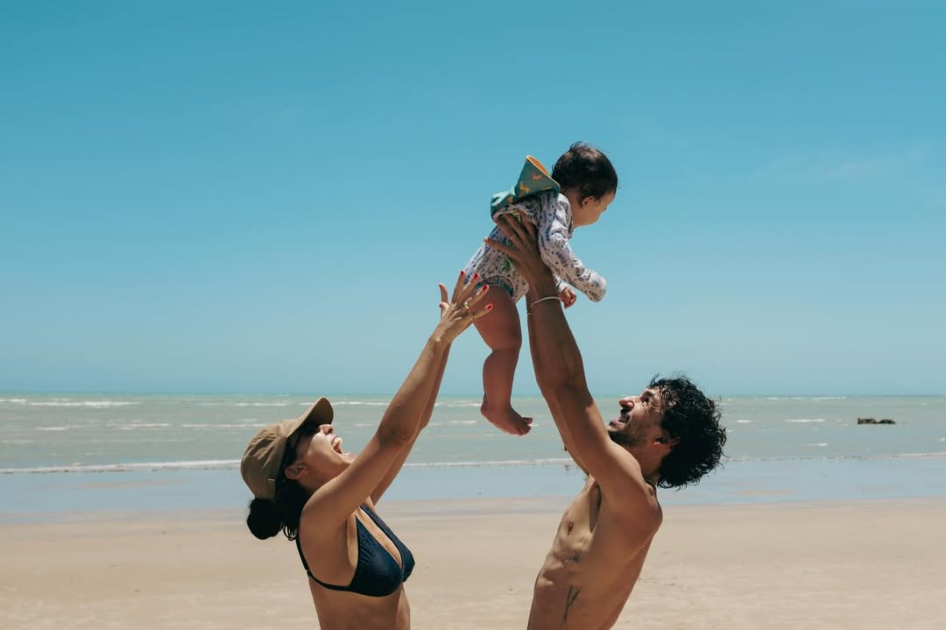 Andre?ia Horta e Ravel Andrade com a filha, Yolanda 
 - Reprodução/Instagram 