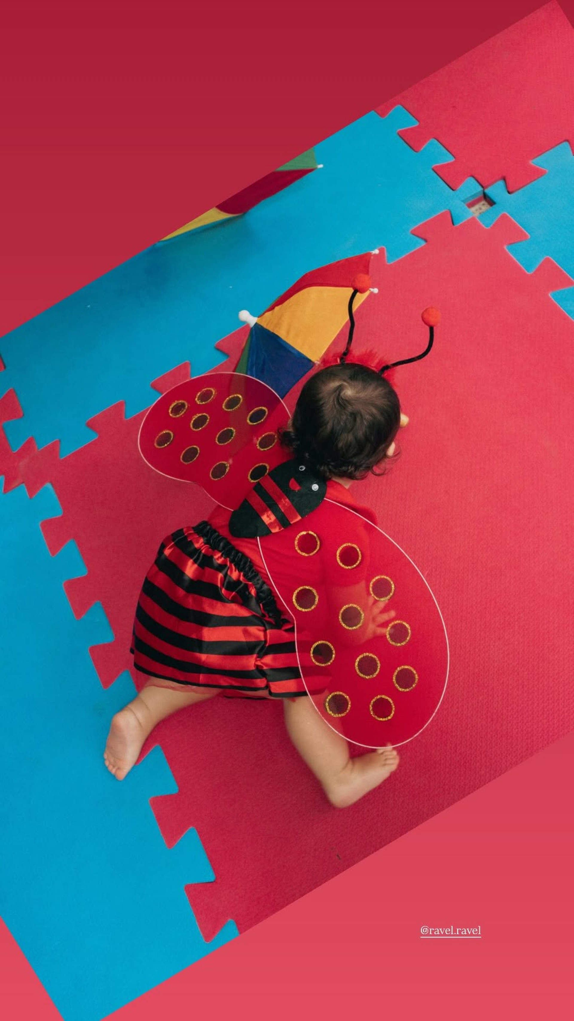 Andre?ia Horta mostrou a filha vestida com fantasia de joaninha  - Reprodu&ccedil;&atilde;o/Instagram 