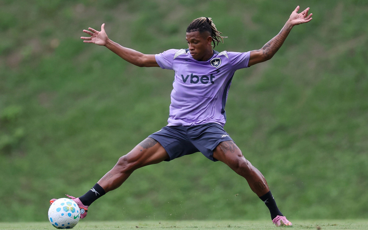 Danilo em treino do Botafogo