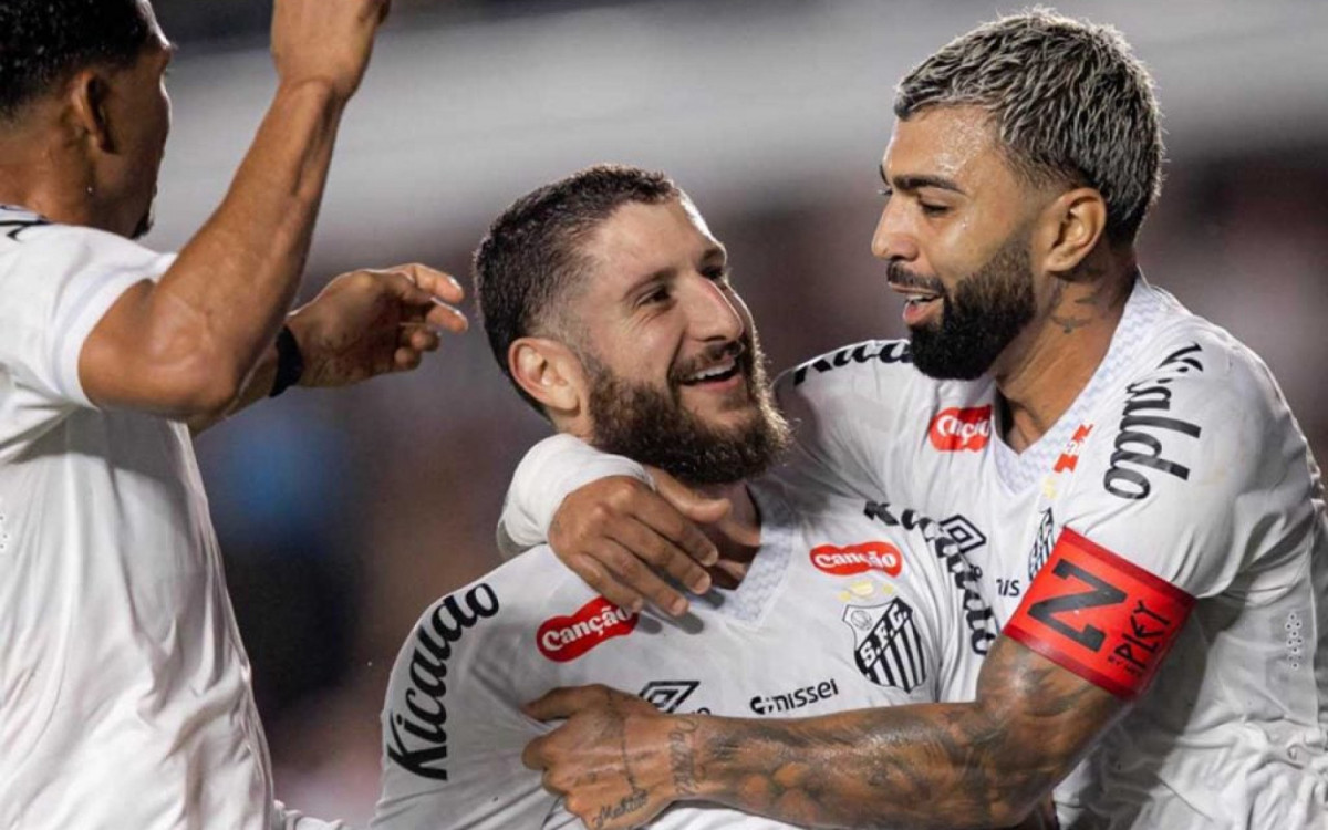 Gabigol d&aacute; raz&atilde;o para o protesto da torcida no Santos: “Tem o direito”