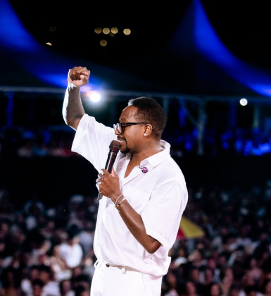 Mumuzinho celebra 10 anos do projeto 'Resenha do Mumu' com turnê