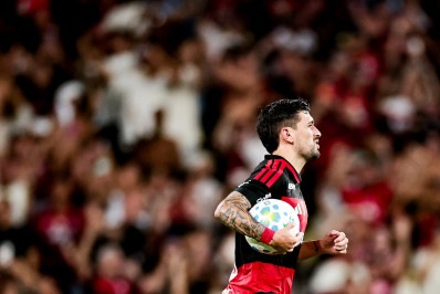 Arrascaeta admite que Flamengo precisa melhorar: 'Abaixar a cabeça e trabalhar'