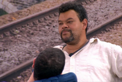 Vídeo: Babu Santana imita Sarah Andrade e dispara: 'Me irrita'