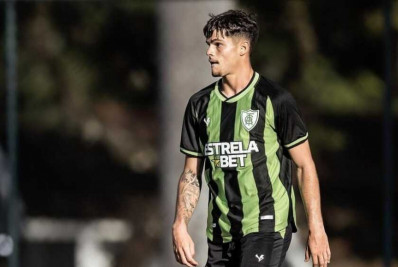 Vasco encaminha pré-contrato com lateral do América-MG