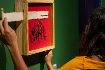 Exposição propõe a reflexão do público sobre ancestrais de forma interativa