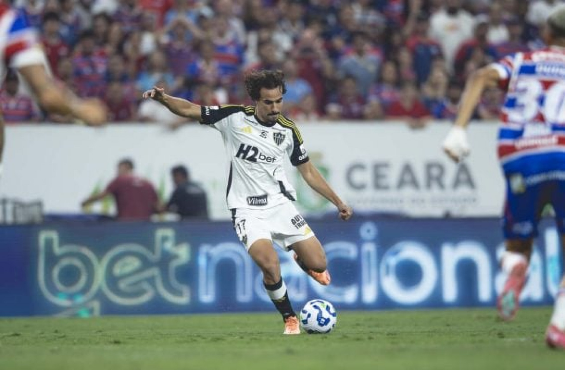 Atl&eacute;tico-MG liga sinal de alerta e pode perder volante para o Vasco