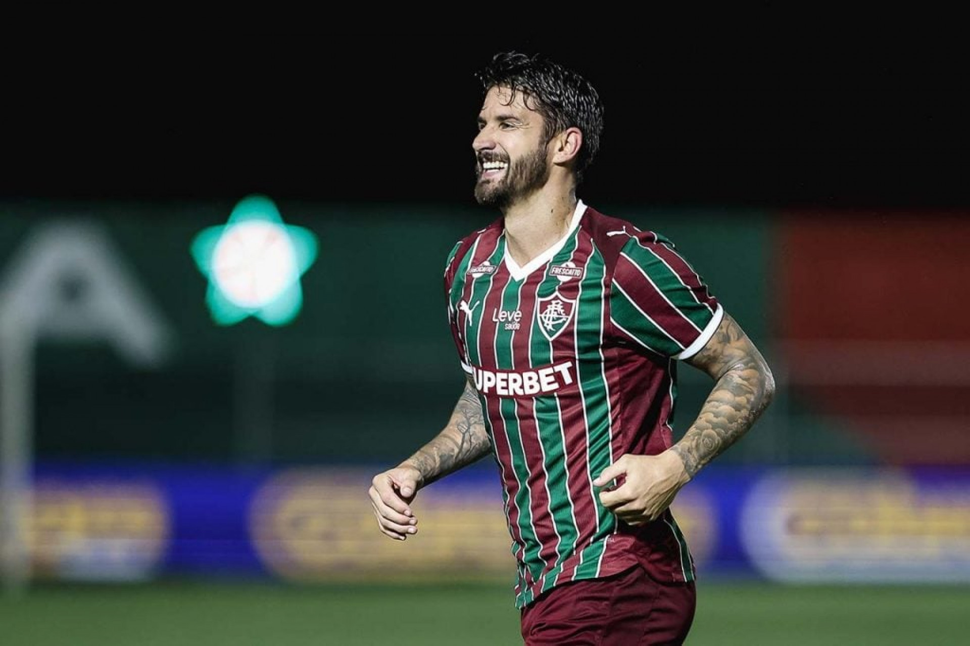 T&eacute;cnico do Fluminense abre o jogo sobre o interesse em atacante Bouanga