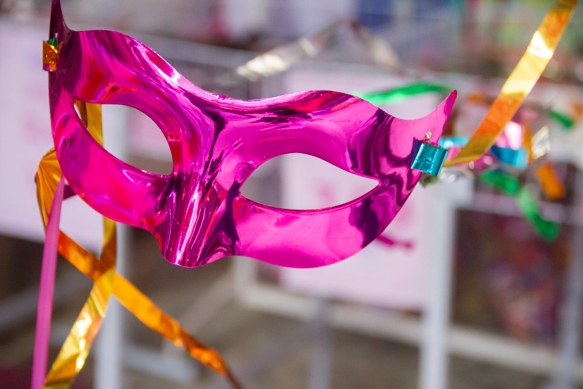 Na Saara, foli&otilde;es encontram itens diversos para aproveitar o Carnaval  - &Eacute;rica Martin/Ag&ecirc;ncia O Dia