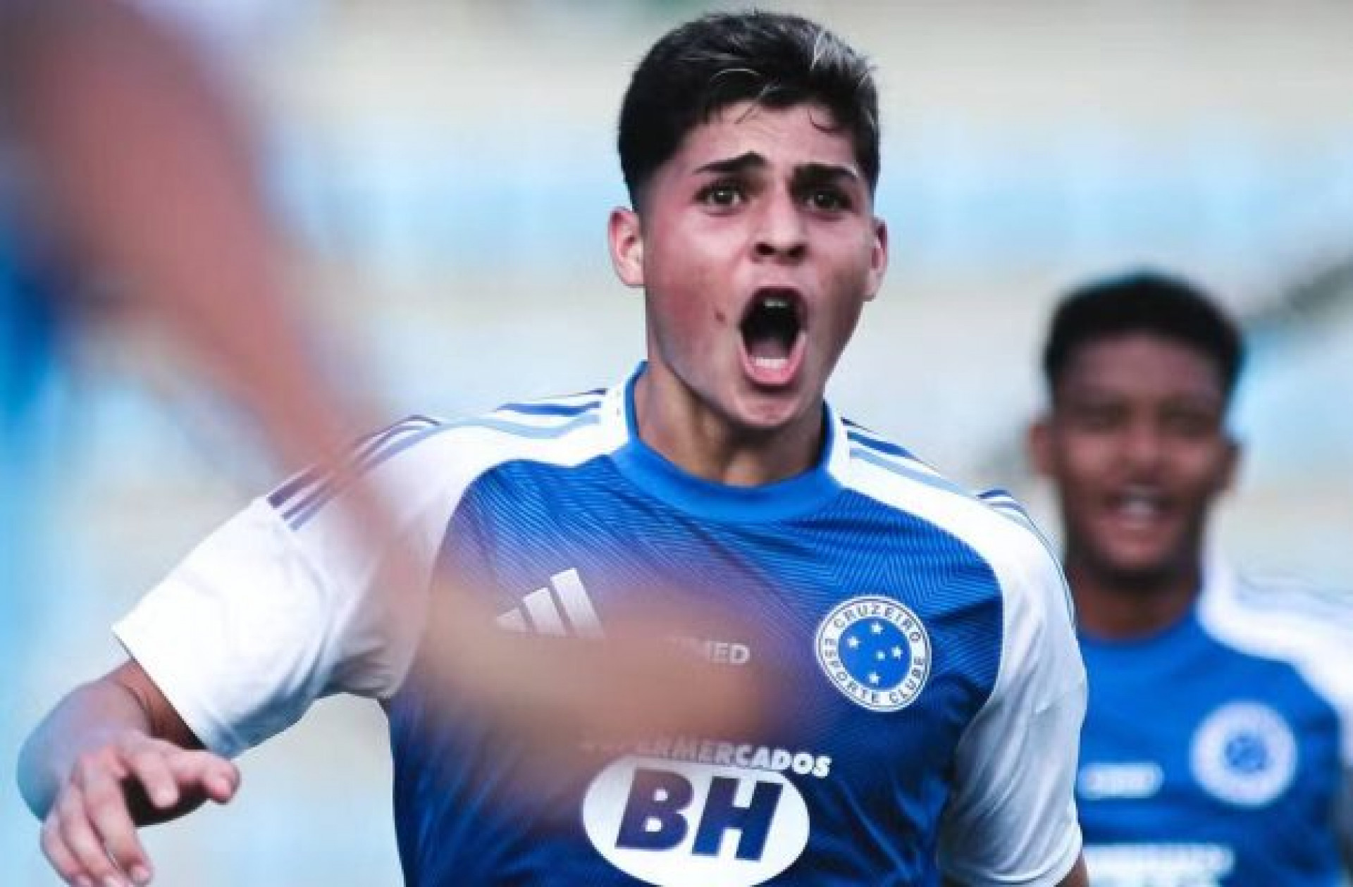 Cruzeiro acerta venda de destaque da base por R$30 milh&otilde;es