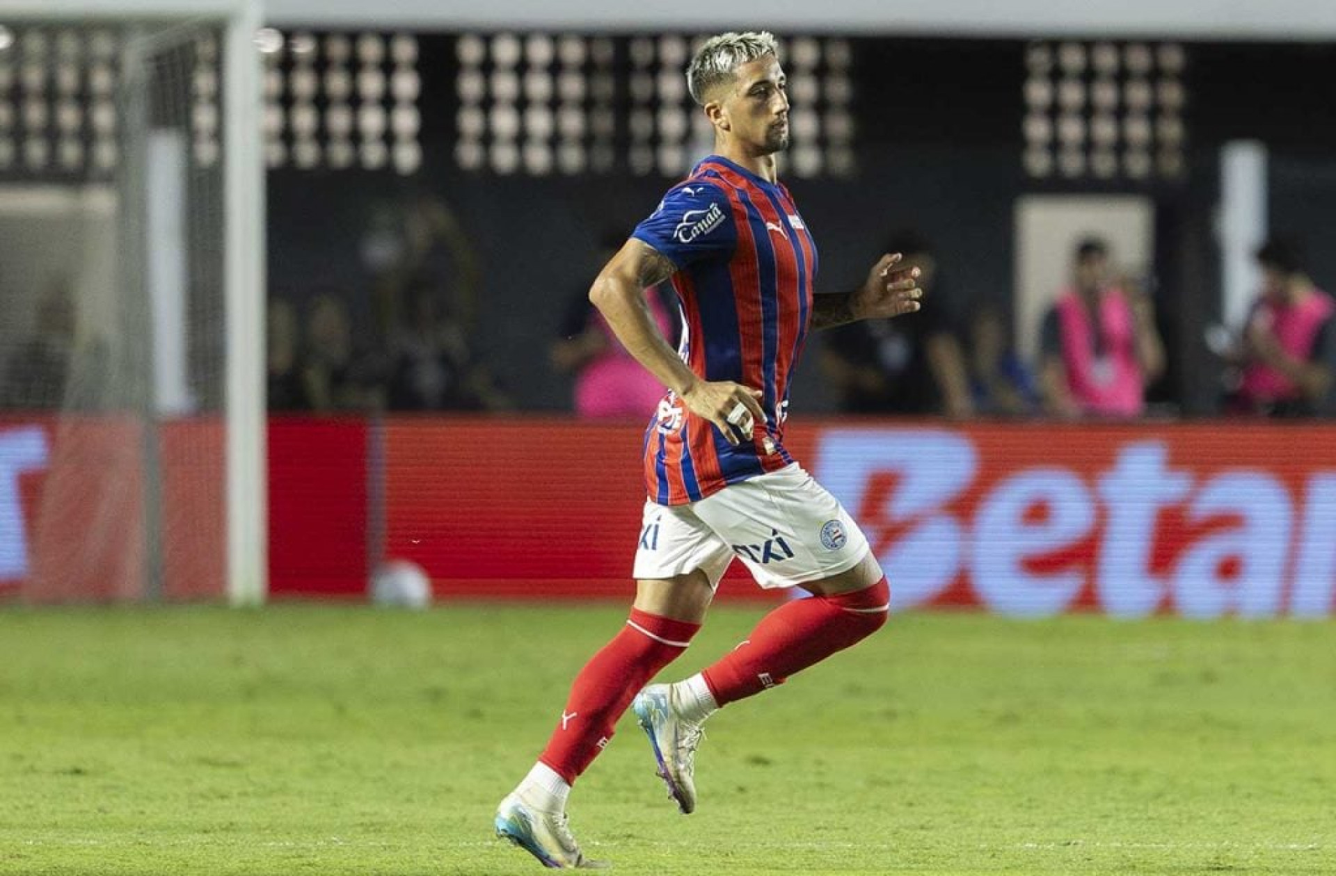 Kike Olivera projeta reencontro do Bahia com algoz Fluminense