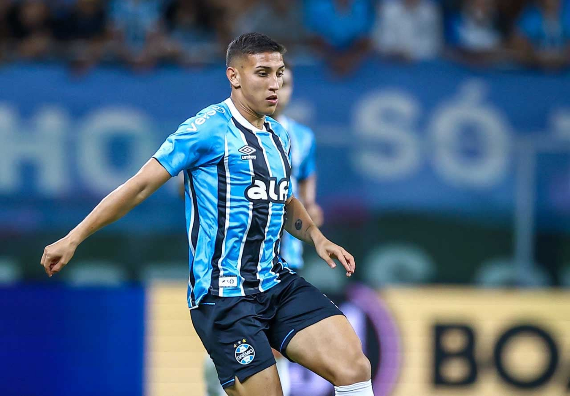Lu&iacute;s Castro acena com novidade entre titulares do Gr&ecirc;mio contra o Botafogo