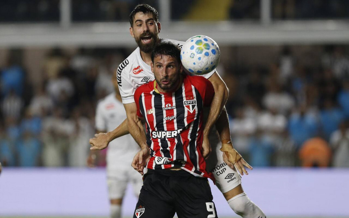 Calleri marca de novo e aumenta seus n&uacute;meros em cl&aacute;ssicos no S&atilde;o Paulo