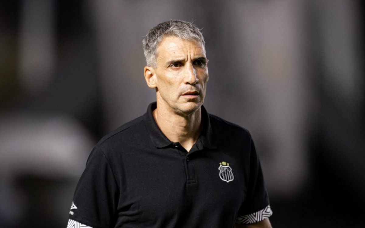 Vojvoda comenta sobre dificuldades do Santos no mercado: “N&atilde;o &eacute; f&aacute;cil”