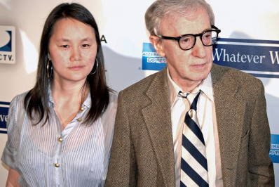 Esposa de Woody Allen, ofendeu garota de 15 anos em emails com Epstein