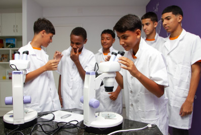 Niterói firma parceria com Governo Federal para implantar programa Mais Ciência na Escola