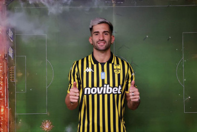 Clube grego anuncia contratação de Garré, emprestado pelo Vasco