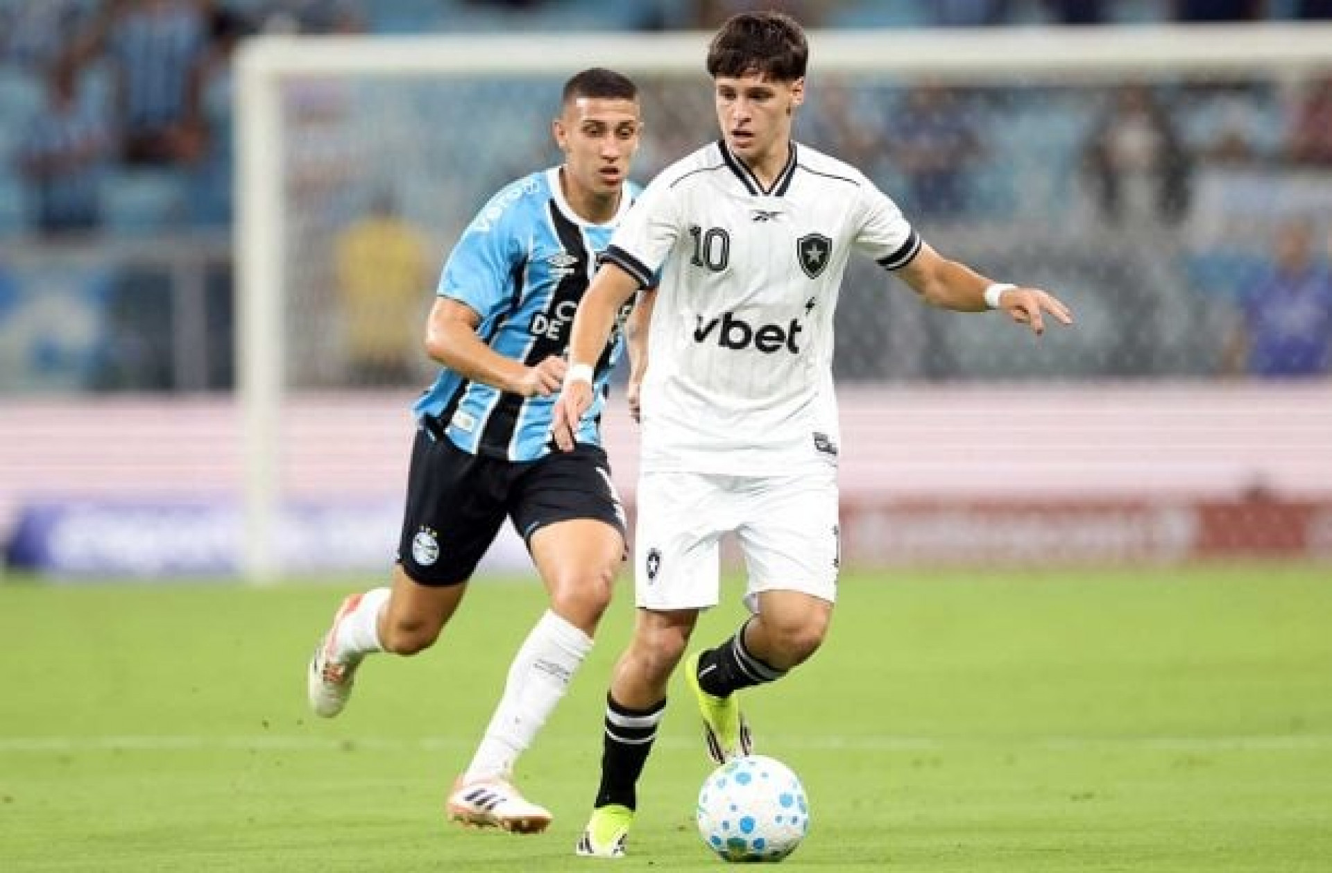 Atua&ccedil;&otilde;es do Botafogo contra o Gr&ecirc;mio: time desequilibrado