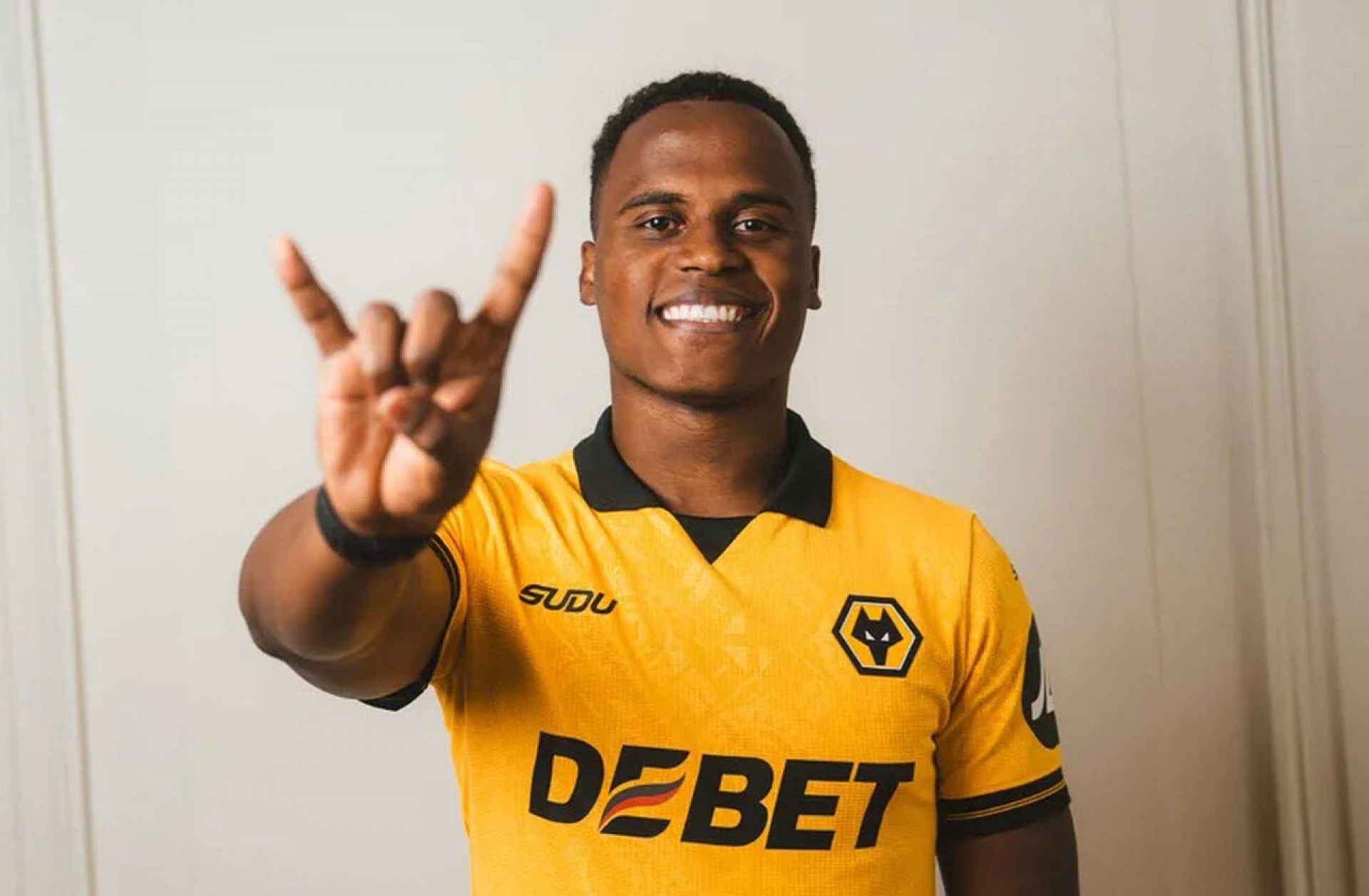 Palmeiras alinha &uacute;ltimos detalhes para acertar com Arias